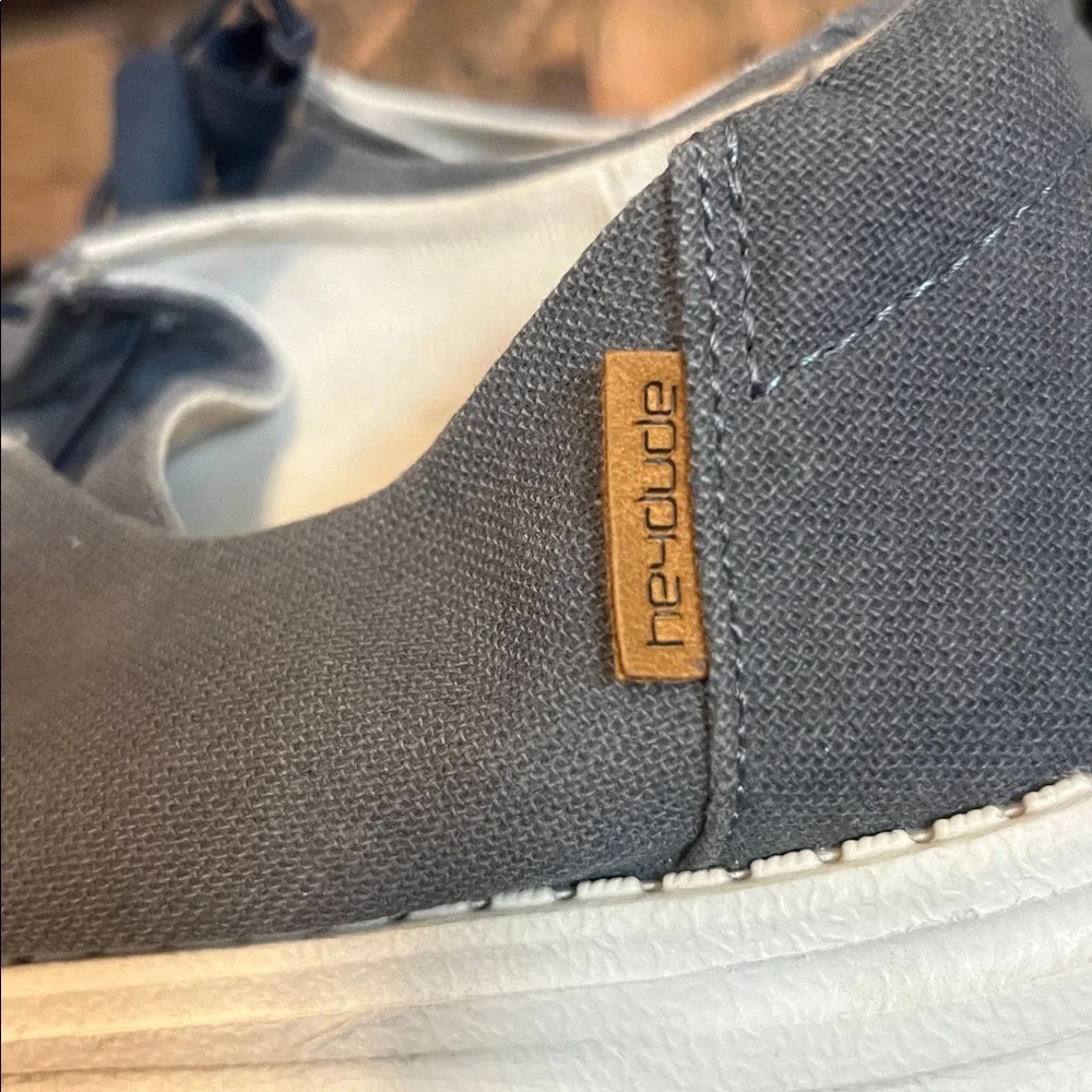 Hey Dude Women’s Wendy Chambray Navy &‎ White Shoes Size 8